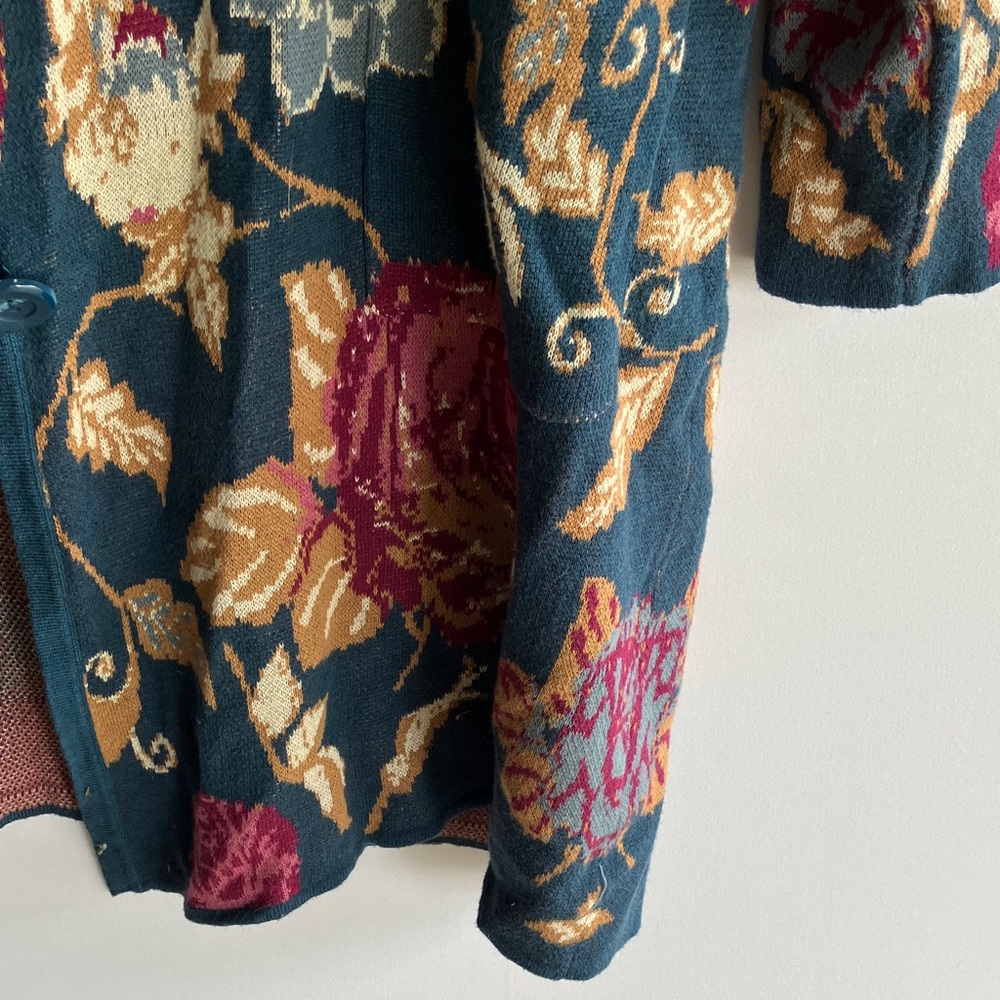 Floral Patterned Buttoned Cardigan/Shawl 38’’ Long - Picture 4 of 7